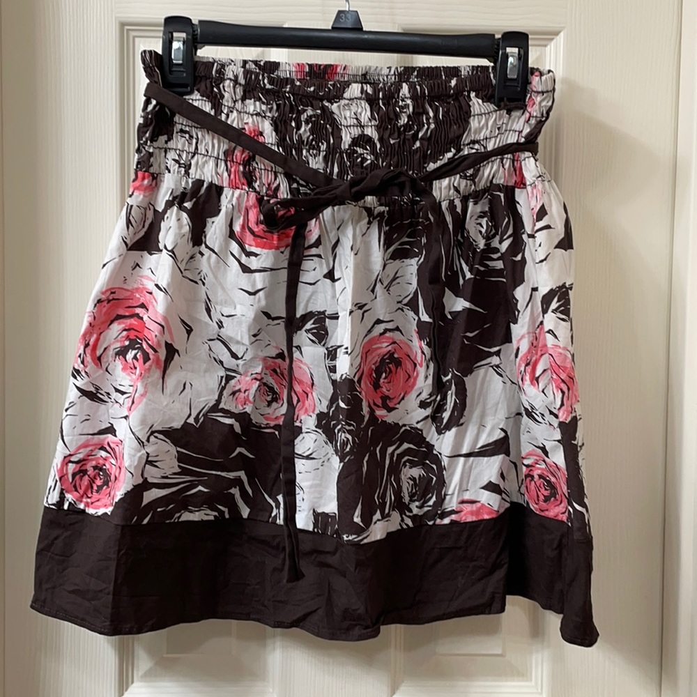 Juniors size medium knee length skirt